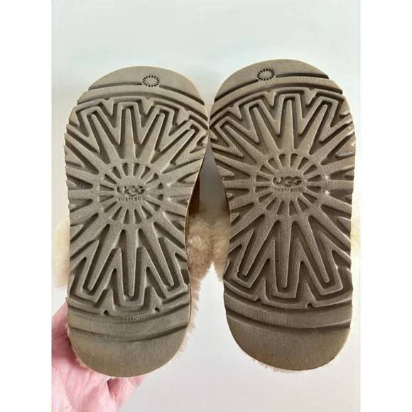UGG Cozy Slipper Little‎ Girl 11 Chestnut Brown Suede Upper Shearling - Picture 2 of 7